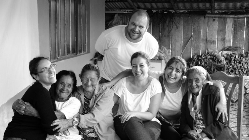 Em Rio Bonito com Glória, Donaria, Francisca e nossa equipe. Foto: A câmera.