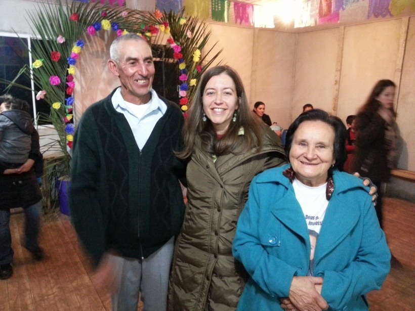 Seu José, eu e Dona Agda, na Romaria de 2015. Felizes com a vida, com a festa e com os filmes.